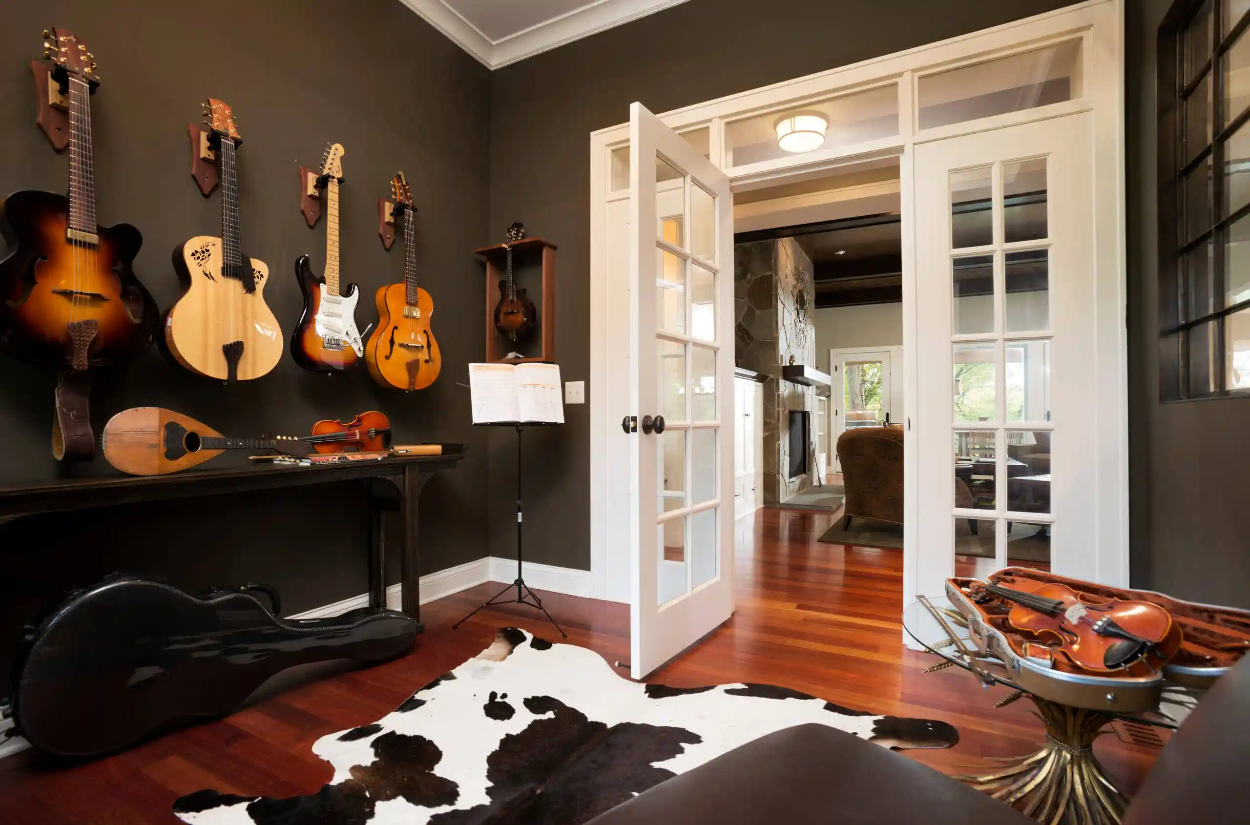 How Can an Initial Planning Agreement Transform Your Guitar Room Renovation